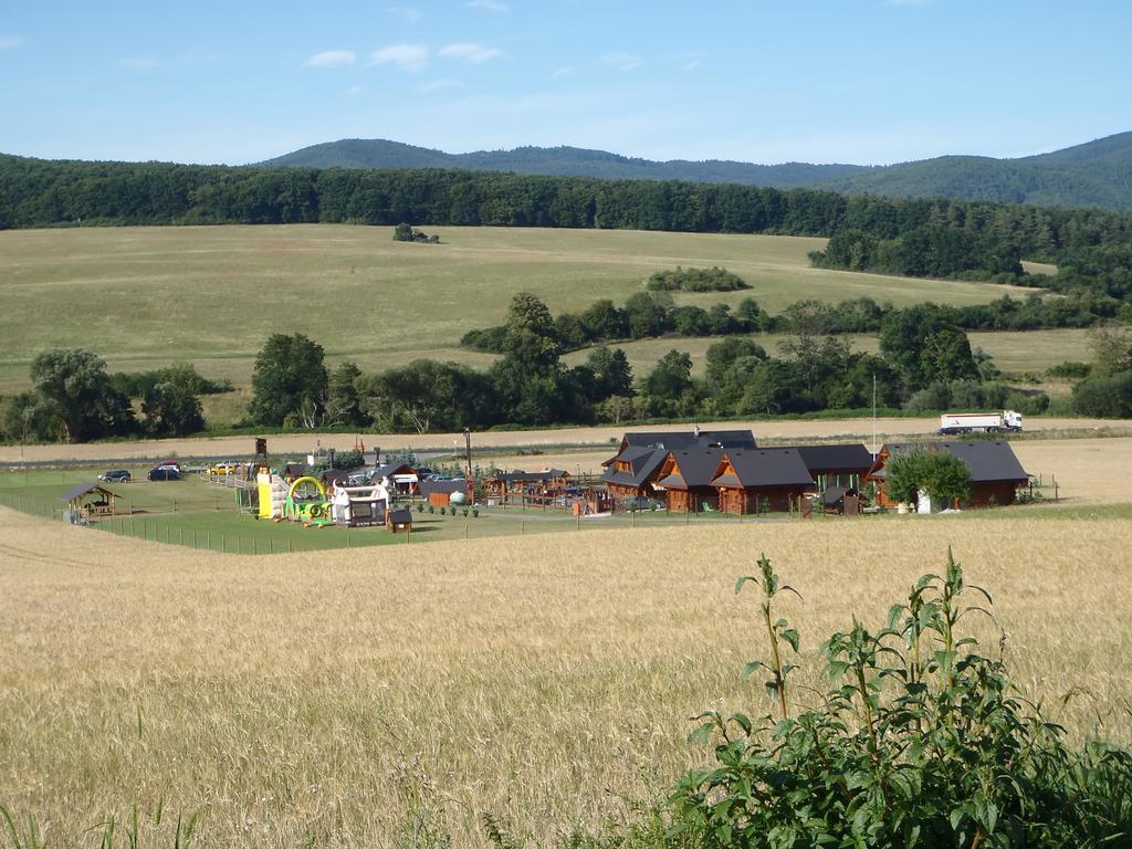 Ubytovanie Koliba Pacho - Zrub Jolanka Prievidza Extérieur photo