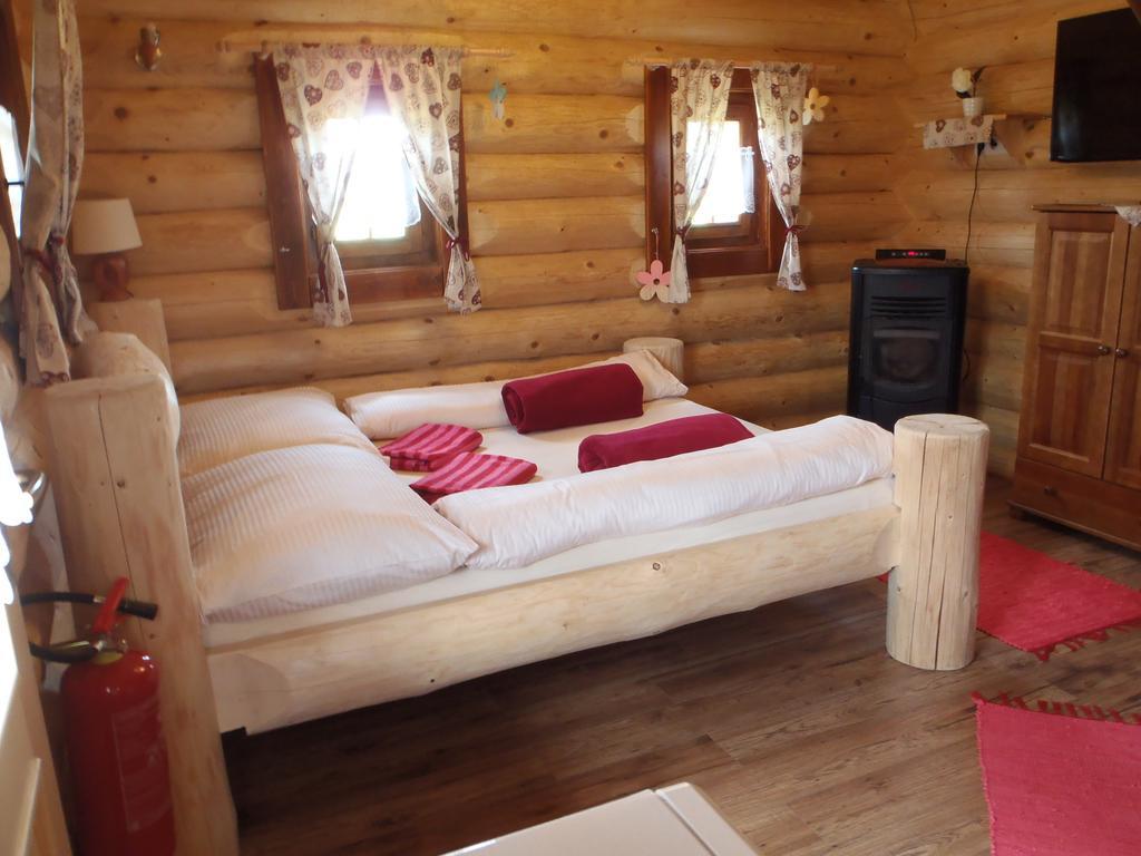 Ubytovanie Koliba Pacho - Zrub Jolanka Prievidza Chambre photo
