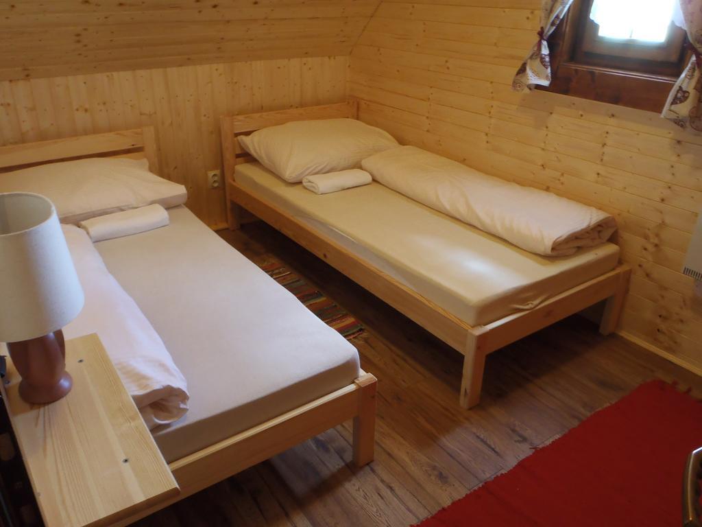 Ubytovanie Koliba Pacho - Zrub Jolanka Prievidza Chambre photo