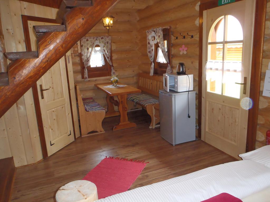 Ubytovanie Koliba Pacho - Zrub Jolanka Prievidza Chambre photo